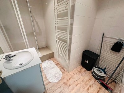 STUDIO A LOUER - ST ETIENNE BELLEVUE/SOLAURE - 30.95 m2 - 495€ charges comprises par mois