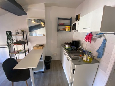 STUDIO A LOUER - ST ETIENNE CARNOT/JEAN JAURES/JACQUARD - 27.23 m2 - 270 € charges comprises par mois