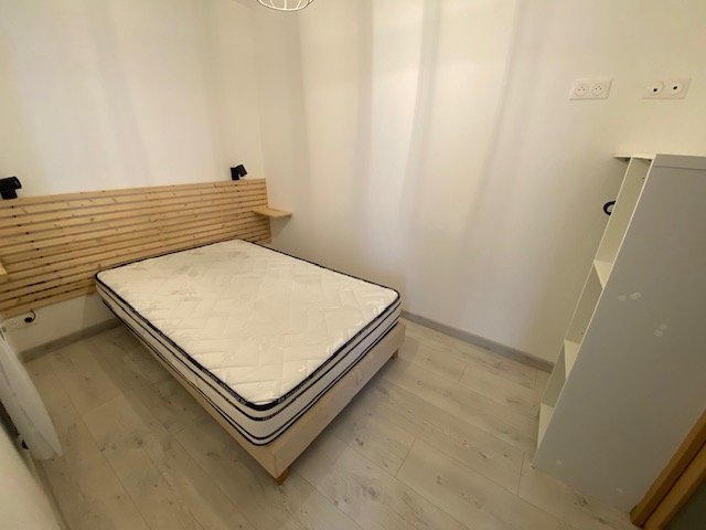 STUDIO - ST ETIENNE CENTRE VILLE - 25.69 m2 - LOU&Eacute;