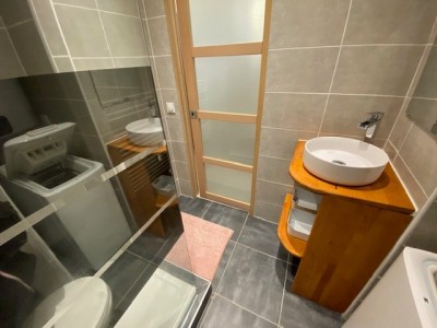 STUDIO A LOUER - ST ETIENNE CENTRE VILLE - 25.69 m2 - 350€ charges comprises par mois