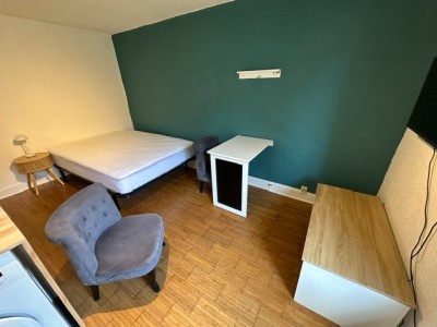 STUDIO MEUBLE A LOUER - ST ETIENNE CHAVANELLE/MARTYRS DE VINGRE - 18.6 m2 - 350 € charges comprises par mois