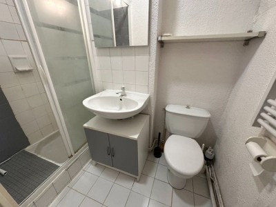 STUDIO MEUBLE A LOUER - ST ETIENNE CHAVANELLE/MARTYRS DE VINGRE - 18.6 m2 - 350 € charges comprises par mois