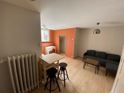 STUDIO A LOUER - ST ETIENNE CRET DE ROCH - 19.43 m2 - 410 &euro; charges comprises par mois