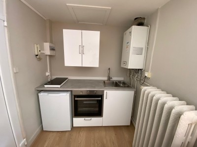 STUDIO A LOUER - ST ETIENNE CRET DE ROCH - 19.43 m2 - 410 &euro; charges comprises par mois