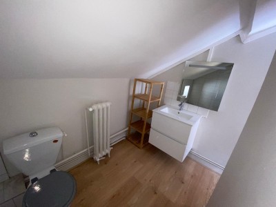 STUDIO A LOUER - ST ETIENNE CRET DE ROCH - 19.43 m2 - 410 &euro; charges comprises par mois