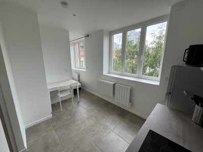 STUDIO A LOUER - ST ETIENNE FACULTE   CENTRE DEUX - 18.32 m2 - 420€ charges comprises par mois