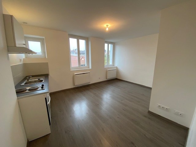 STUDIO A LOUER - ST ETIENNE FAURIEL/ST ROCH - 21.02 m2 - 277 &euro; charges comprises par mois