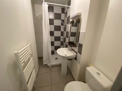 STUDIO A LOUER - ST ETIENNE FAURIEL/ST ROCH - 21.02 m2 - 273€ charges comprises par mois