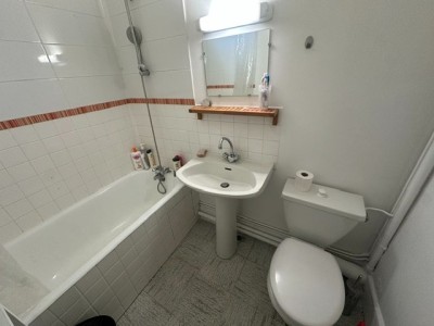 STUDIO A LOUER - ST ETIENNE HAUT DE JACQUARD/ECOLE D ARCHITECTURE - 27.68 m2 - 290 € charges comprises par mois