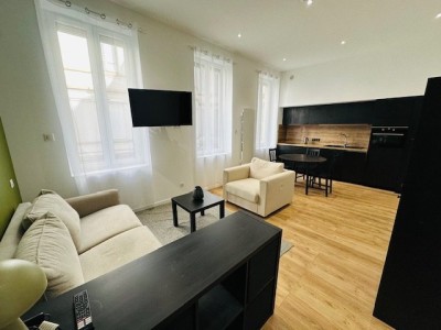 STUDIO A LOUER - ST ETIENNE HOTEL DE VILLE/DORIAN - 27.64 m2 - 450€ charges comprises par mois