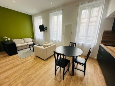 STUDIO A LOUER - ST ETIENNE HOTEL DE VILLE/DORIAN - 27.64 m2 - 450€ charges comprises par mois