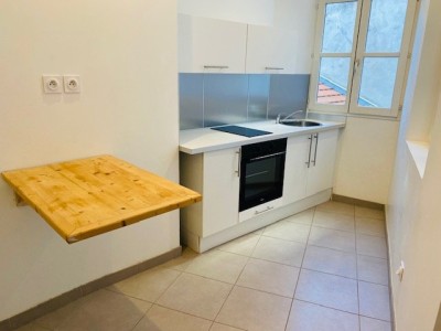 STUDIO A LOUER - ST ETIENNE Hyper centre / Badouillre - 34.55 m2 - 400€ charges comprises par mois