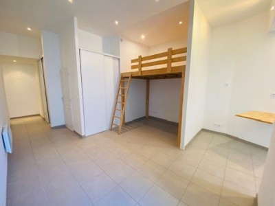 STUDIO A LOUER - ST ETIENNE Hyper centre / Badouillre - 34.55 m2 - 400€ charges comprises par mois