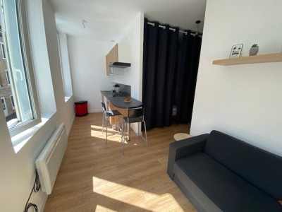 Studio Meublé A LOUER - ST ETIENNE JACQUARD/JEAN JAURES - 24.32 m2 - 400 € charges comprises par mois