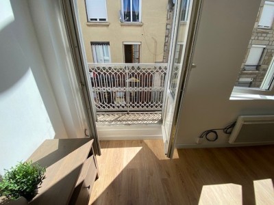 Studio Meublé A LOUER - ST ETIENNE JACQUARD/JEAN JAURES - 24.32 m2 - 400 € charges comprises par mois