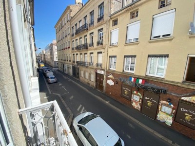Studio Meublé A LOUER - ST ETIENNE JACQUARD/JEAN JAURES - 24.32 m2 - 400 € charges comprises par mois
