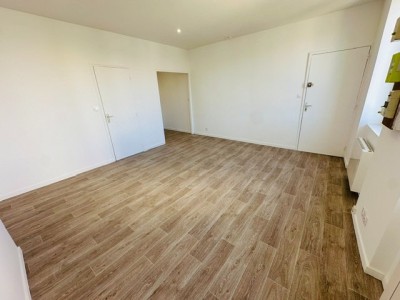 STUDIO A LOUER - ST ETIENNE JACQUARD/JEAN JAURES - 27.36 m2 - 365 € charges comprises par mois