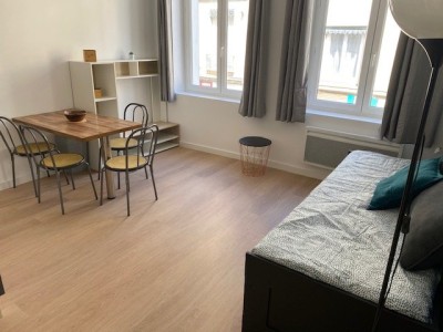 STUDIO A LOUER - ST ETIENNE JEAN JAURES / JACQUARD - 23.55 m2 - 400€ charges comprises par mois