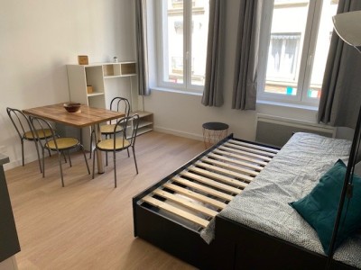 STUDIO A LOUER - ST ETIENNE JEAN JAURES / JACQUARD - 23.55 m2 - 400€ charges comprises par mois