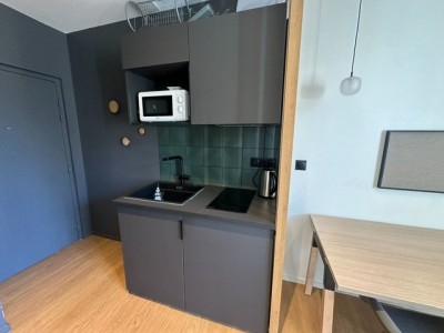 Studio Meublé A LOUER - ST ETIENNE Libération/Dorian - 17.45 m2 - 430 € charges comprises par mois