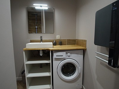 STUDIO A LOUER - ST ETIENNE QUARTIER DES URSULES/CENTRE VILLE - 24.1 m2 - 364 € charges comprises par mois