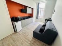 STUDIO A LOUER - ST ETIENNE QUARTIER HALLES/URSULES - 19.47 m2 - 350 &euro; charges comprises par mois