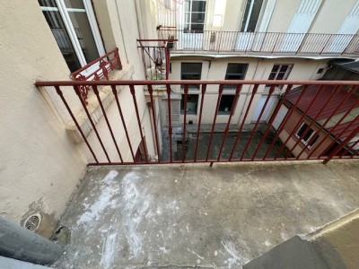 STUDIO A LOUER - ST ETIENNE QUARTIER HALLES/URSULES - 19.47 m2 - 375€ charges comprises par mois