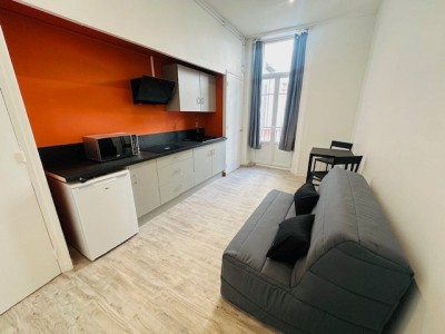 STUDIO A LOUER - ST ETIENNE QUARTIER HALLES/URSULES - 19.47 m2 - 375€ charges comprises par mois