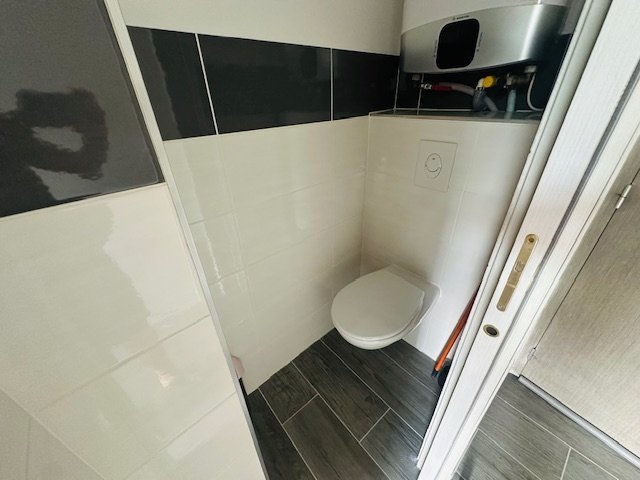 STUDIO A LOUER - ST ETIENNE Ch�teaucreux/Centre Commercial Steel - 22.78 m2 - 400�&euro; charges comprises par mois