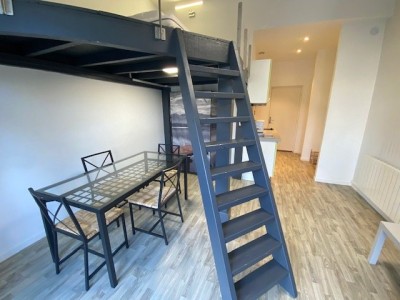 Studio avec Mezzanine A LOUER - ST ETIENNE ROND POINT FAURIEL/METARE - 23.81 m2 - 405 € charges comprises par mois