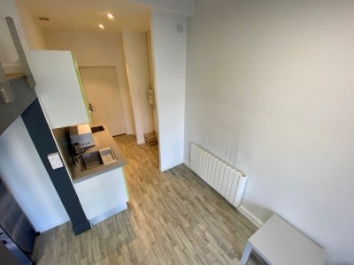 Studio avec Mezzanine A LOUER - ST ETIENNE ROND POINT FAURIEL/METARE - 23.81 m2 - 405 € charges comprises par mois