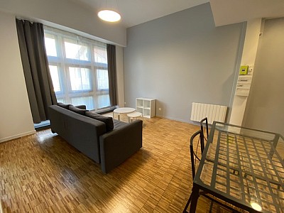 STUDIO A LOUER - ST ETIENNE ROND POINT/METARE - 43.95 m2 - 570 &euro; charges comprises par mois