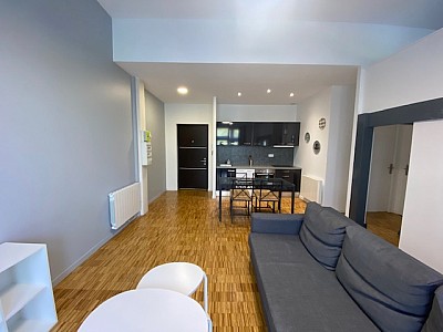 STUDIO A LOUER - ST ETIENNE ROND POINT/METARE - 43.95 m2 - 570 &euro; charges comprises par mois