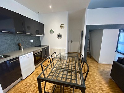STUDIO A LOUER - ST ETIENNE ROND POINT/METARE - 43.95 m2 - 570 &euro; charges comprises par mois