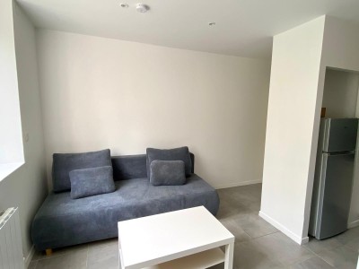STUDIO A LOUER - ST ETIENNE TREFILERIE/CENTRE DEUX - 23 m2 - 395€ charges comprises par mois