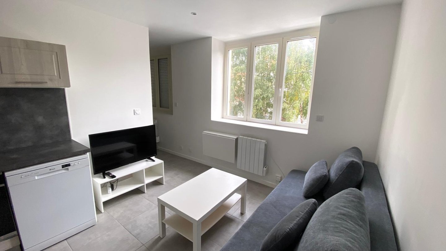 STUDIO A LOUER - ST ETIENNE TREFILERIE/CENTRE DEUX - 23 m2 - 395�&euro; charges comprises par mois