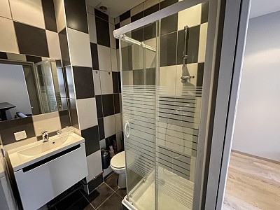 STUDIO A LOUER - ST ETIENNE TREFILERIE/CENTRE II - 23.76 m2 - 395 € charges comprises par mois