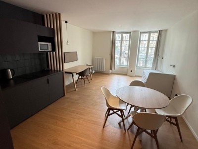 STUDIO A VENDRE - ST ETIENNE CENTRE VILLE - 26.38 m2 - 80000€