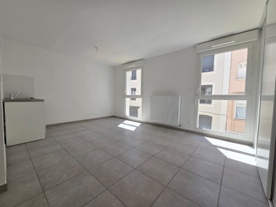 STUDIO A VENDRE - ST ETIENNE CHATEAUCREUX - 26.85 m2 - 104 000 &euro;