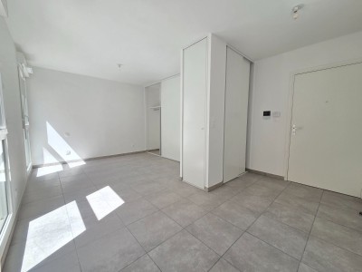 STUDIO A VENDRE - ST ETIENNE CHATEAUCREUX - 29.23 m2 - 107 000 &euro;