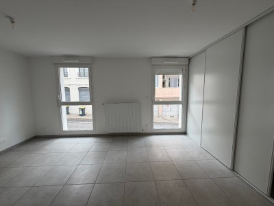 STUDIO A VENDRE - ST ETIENNE CHATEAUCREUX - 26.51 m2 - 99 000 €