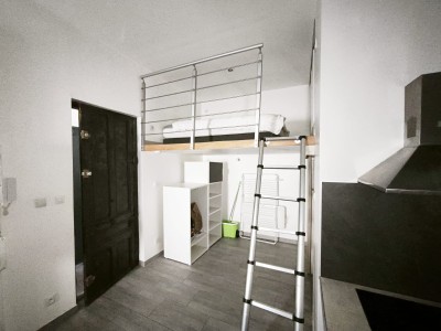 STUDIO A VENDRE - ST ETIENNE FACULTE CENTRE DEUX - 21 m2 - 49 000 €