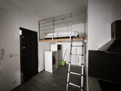STUDIO A VENDRE - ST ETIENNE FACULTE CENTRE DEUX - 21 m2 - 49 000 €