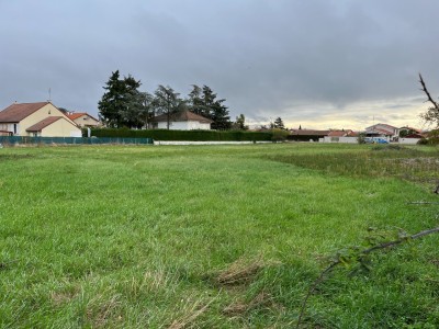 TERRAIN A VENDRE - ST CYPRIEN - 215 m2 - 79 000 &euro;