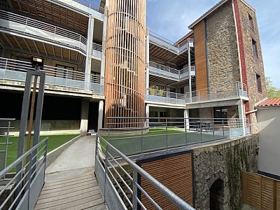Studio semi-quipe A LOUER - ST ETIENNE Albert Thomas/Badouillre - 23.44 m2 - 435€ charges comprises par mois