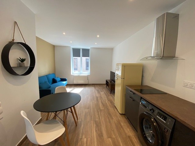 Studio semi-�quip�e A LOUER - ST ETIENNE Albert Thomas/Badouill�re - 23.44 m2 - 435�&euro; charges comprises par mois