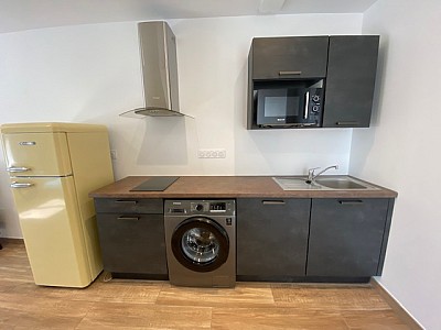 Studio semi-quipe A LOUER - ST ETIENNE Albert Thomas/Badouillre - 23.44 m2 - 435€ charges comprises par mois