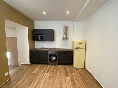 T1 BIS SEMI-MEUBLE A LOUER - ST ETIENNE ALBERT THOMAS/URSULES/BADOUILLERE - 32.58 m2 - 500 € charges comprises par mois