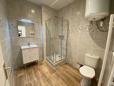 T1 BIS SEMI-MEUBLE A LOUER - ST ETIENNE ALBERT THOMAS/URSULES/BADOUILLERE - 32.58 m2 - 500 € charges comprises par mois