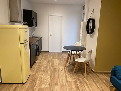 Studio semi-équipée A LOUER - ST ETIENNE ALBERT THOMAS/URSULES/CENTRE VILLE - 22.71 m2 - 435 &euro; charges comprises par mois